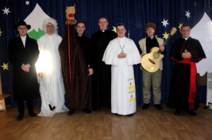 Kolędnicy w&nbsp;przedszkolu.