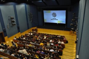 Lajk, hejt i&nbsp;globalna wioska – jak odnaleźć się w&nbsp;internetowym świecie?