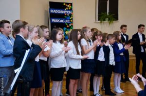 Wakacji nadszedł czas… Zakończenie roku szkolnego w&nbsp;klasach 4-7 SP