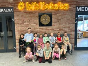 Spotkanie z&nbsp;książką – 5-latki B&nbsp;w&nbsp;Bibliotece Miejskiej