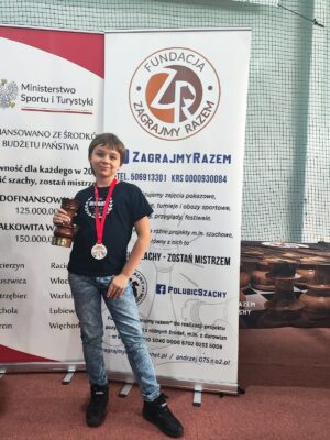 Zwycięstwo Miłosza Lewandowskiego z&nbsp;kl. 4a SP podczas Turnieju Szachowego w&nbsp;Kruszwicy