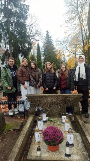 W&nbsp;hołdzie Henrykowi Sokołowskiemu – szkolni wolontariusze pielęgnują pamięć