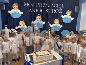 „Aniele, aniele – niebieski posłańcu przy mnie stój…” – patronalne święto przedszkola