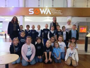 Uczniowie klasy 1a SP w&nbsp;Strefie Odkrywania, Wyobraźni i&nbsp;Aktywności SOWA