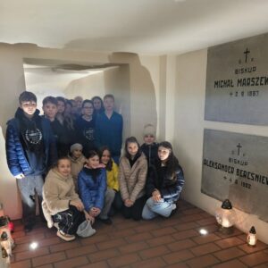 Nawiedziny grobów biskupich w&nbsp;krypcie katedralnej
