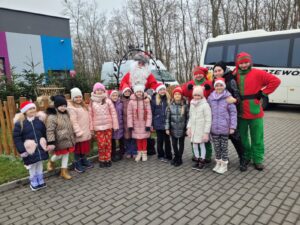 Uczniowie klasy 2b z&nbsp;wizytą u&nbsp;Świętego Mikołaja