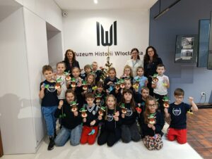 „Choinkę przystroić już czas”- warsztaty świąteczne w&nbsp;klasie 1a SP