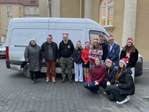 Razem dla tych, którzy&nbsp;nigdy nie&nbsp;zapomnieli o&nbsp;Ojczyźnie: „Rodacy Bohaterom” – nasza szkolna akcja „Paczka Pamięci”