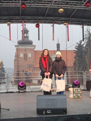 Zwycięstwo uczennic klasy 7a SP w&nbsp;Ogólnopolskim Konkursie Plastycznym „Anioły moich&nbsp;marzeń”