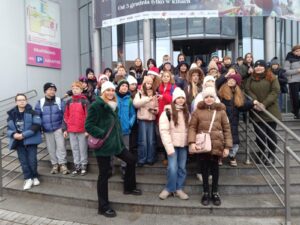 Mikołajkowy seans kinowy klas 5a i&nbsp;5b SP