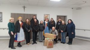 „Tabliczka dobroci” i&nbsp;„Herbata dla Osób Bezdomnych” – Wolontariusze „Małego Księcia” niosą pomoc i&nbsp;radość