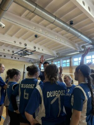 Awans uczennic Długosza do&nbsp;finałów powiatowych licealiady siatkarskiej!