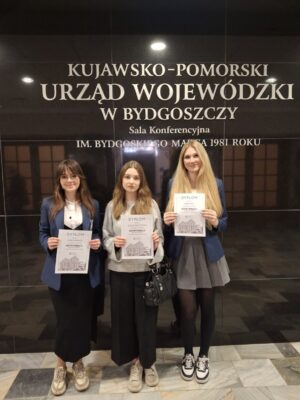 Wyróżnienie dla uczennic Długosza w&nbsp;konkursie historycznym upamiętniającym wydarzenia Bydgoskiego Marca 1981r.