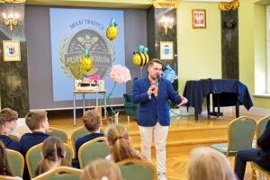 „Pszczele życie: szum i&nbsp;gwar” – spotkanie z&nbsp;dr. n. wet. Piotrem Nowotnikiem