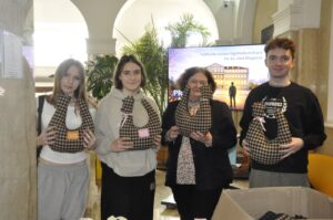 Kury, które niosą dobro – wolontariusze „Małego Księcia” pomagają Madagaskarowi