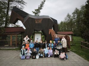 Wycieczka grupy 6-latków B&nbsp;„Słoneczka” do&nbsp;Rancha pod&nbsp;Olszyną w&nbsp;Nowym Ciechocinku