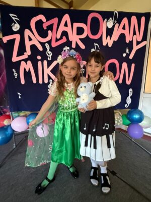 Wyróżnienia w&nbsp;Międzyszkolnym Konkursie Piosenki Dziecięcej „Zaczarowany Mikrofon”