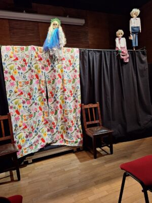 Wyjście grupy 5-latków i&nbsp;6-latków A&nbsp;do&nbsp;Teatru Impresaryjnego we&nbsp;Włocławku na&nbsp;spektakl lalkowy pt.&nbsp;„Szewczyk Dratewka”