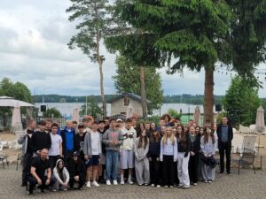 Zielona szkoła klas 8a, 8b i&nbsp;8c na&nbsp;Mazurach – cztery dni pełne przygód, historii i&nbsp;wspomnień