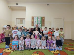 Podsumowanie Ogólnopolskiego Projektu Czytelniczego pt.&nbsp;„Czytanie na&nbsp;dywanie” w&nbsp;grupie 4-latków