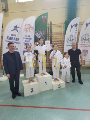 Sukcesy naszych uczennic w&nbsp;karate tradycyjnym