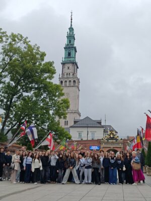 „Rodzina. Tu&nbsp;rodzi się miłość” – uczniowie „Długosza” na&nbsp;Jasnej Górze