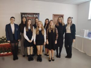 Zło dobrem zwyciężaj” – poezja, która&nbsp;ocala prawdę. Sukces uczniów Długosza w&nbsp;Wojewódzkim Konkursie Recytatorskim „O księdzu Jerzym wierszem”