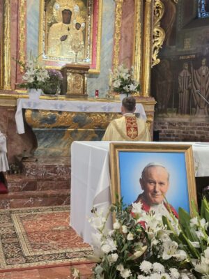 Różaniec Papieski z&nbsp;udziałem przedstawicieli ZSK w&nbsp;parafii św.&nbsp;Jana Chrzciciela we&nbsp;Włocławku
